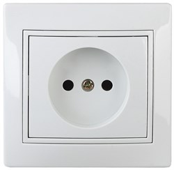 1-201-01 Intro Розетка 2Р, 16АХ-250В, СУ, Plano, белый (одноместная) - фото 37355